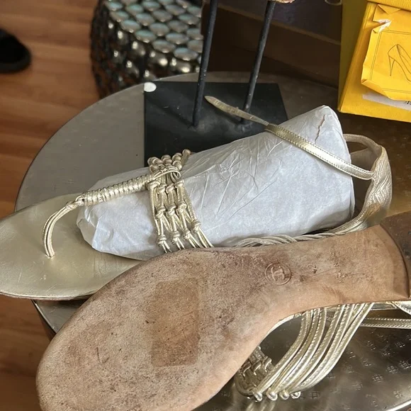 Chanel shoes - Picture 5 of 6